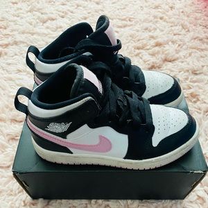 Jordan 1 Mid
